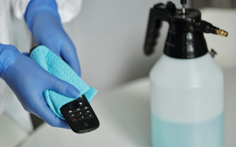 How to Properly Clean and Disinfect Your Kitchen Sponges So They Stop Spreading Bacteria