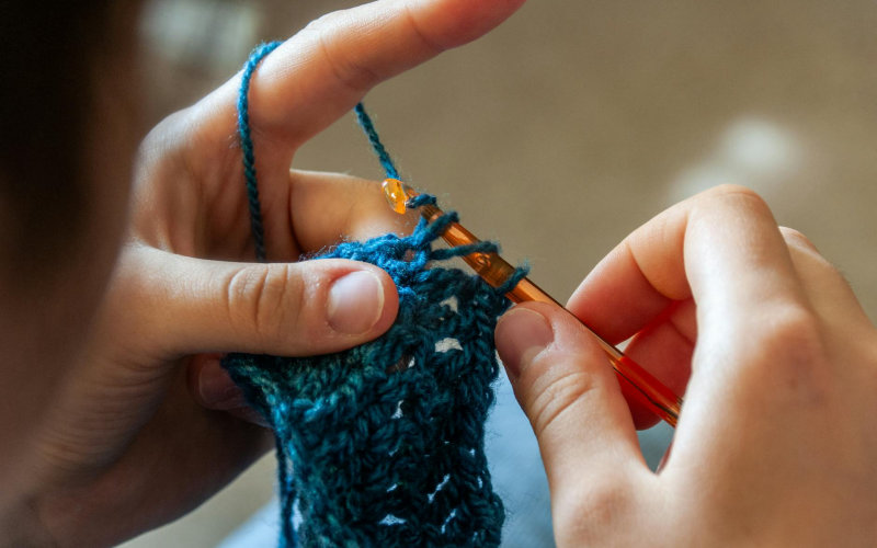The Honest Beginner's Guide to Choosing Your First Crochet Hook Set Without Wasting Money